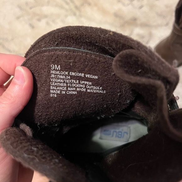 JBU Brown Ankle Boots with Rounded Toe and Minimalist Design - Picture 3 of 3